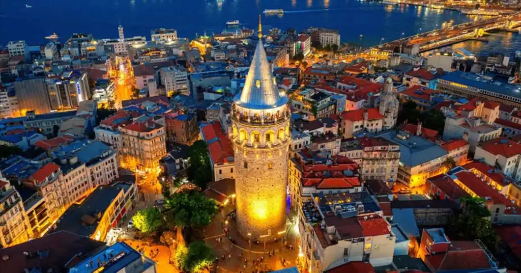 Tour de Galata la nuit