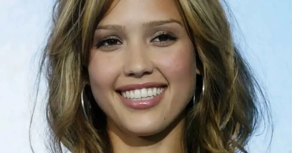 jessica alba teeth 2010s