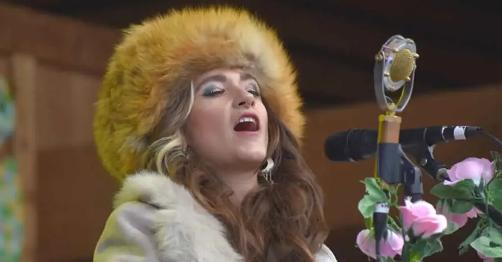 Sierra Ferrell 2020 teeth