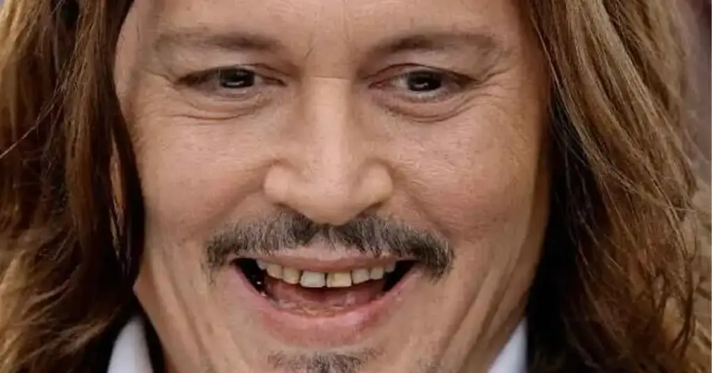 johnny deep 2023 teeth