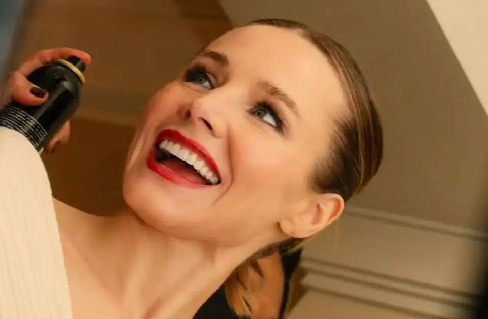 أسنان كريستين بيل