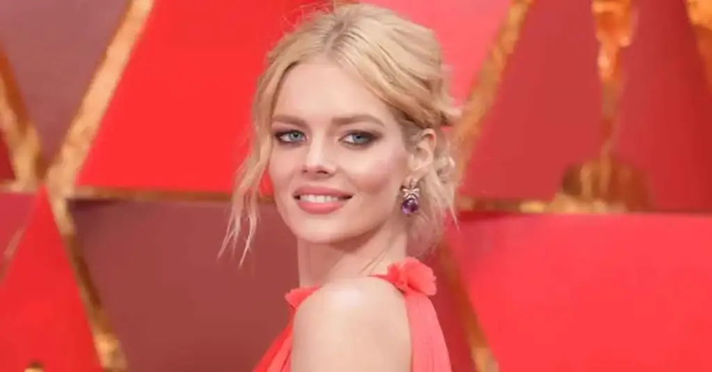 Samara Weaving's Teeth 2022s