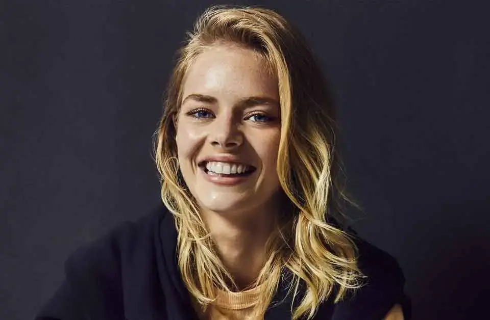 Samara Weaving's Teeth