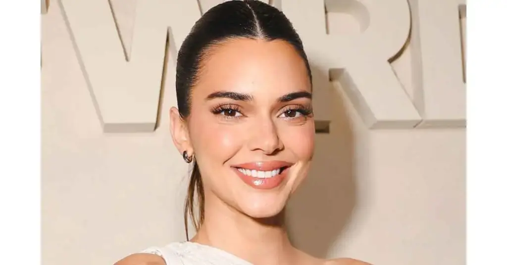 Kendall Jenner’s Teeth