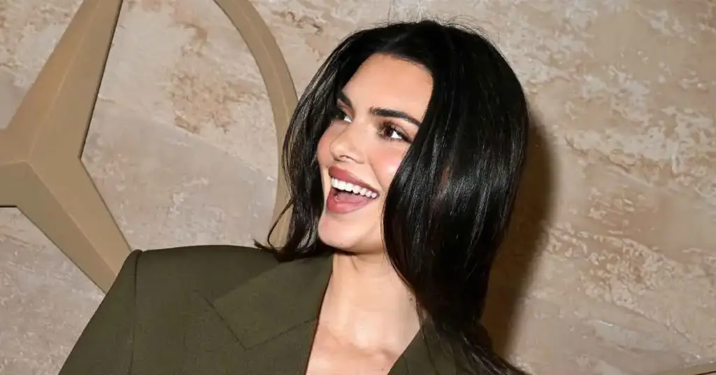Kendall Jenner’s Teeth
