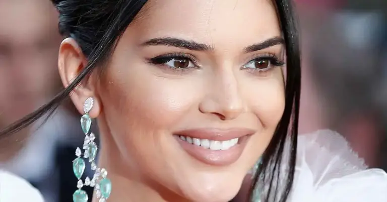 Kendall Jenner'ın Dişleri