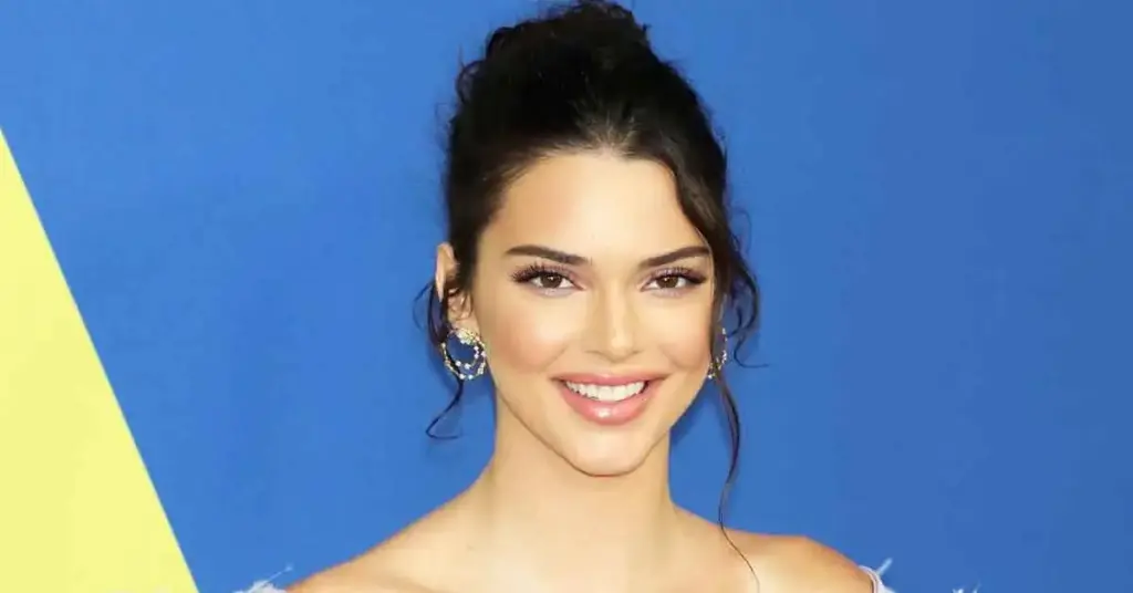 Kendall Jenner’s Teeth