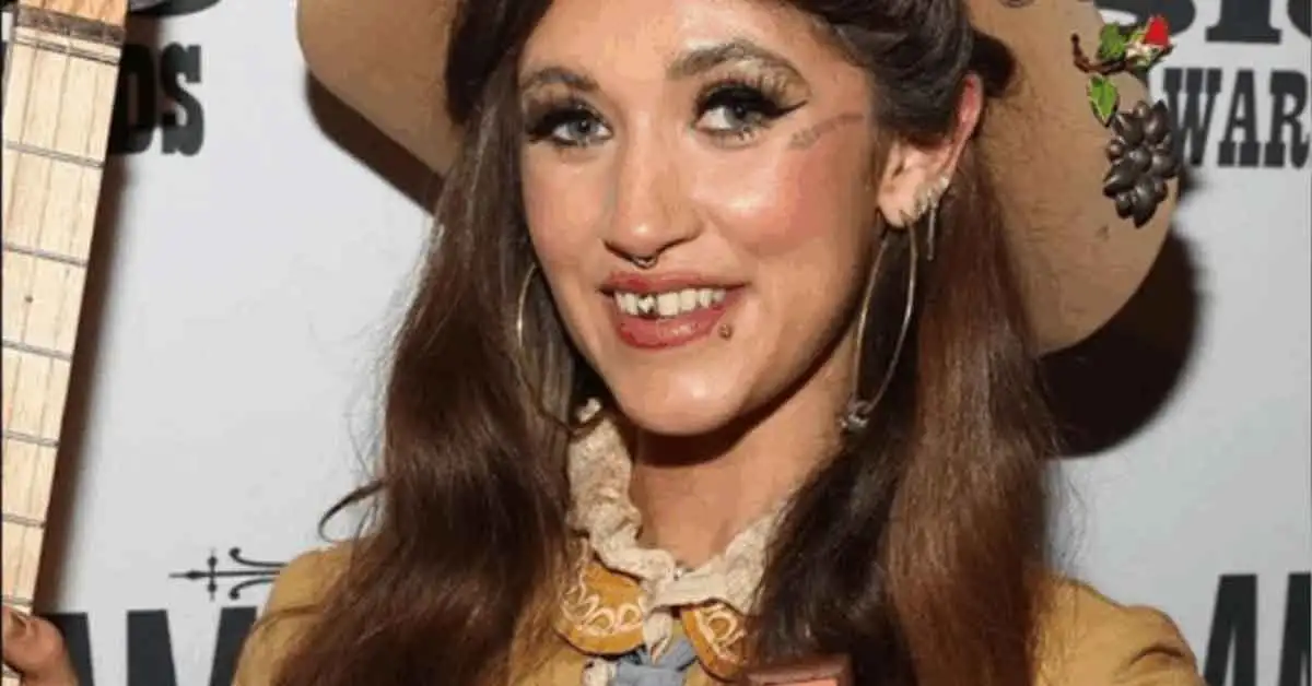 Sierra Ferrell's Teeth