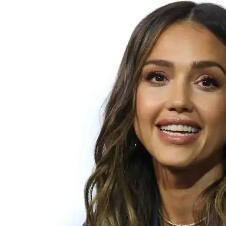 Editorial portrait concept inspired by Jessica Alba's natural and balanced smile