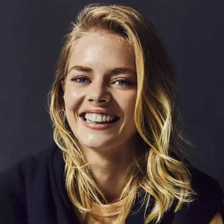 Samara Weaving's Teeth